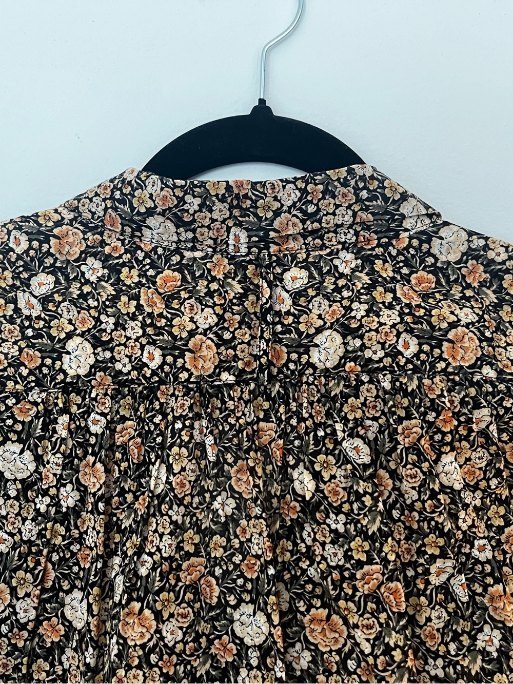 Nili Lotan Black Floral Blouse - Tan & Cream Flowers